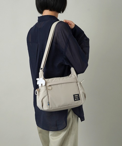 moz(モズ)の「【moz(モズ)】ボンディング ショルダーバッグ 3.5L ZLQK-01(ショルダーバッグ・レディース・グレイッシュベージュ/モカ/ブラック/ブルー・ONE SIZE)」の5枚目の写真