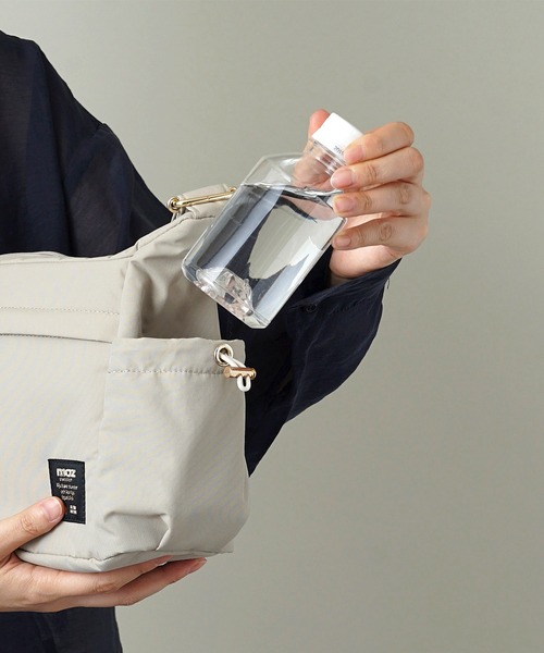 moz(モズ)の「【moz(モズ)】ボンディング ショルダーバッグ 3.5L ZLQK-01(ショルダーバッグ・レディース・グレイッシュベージュ/モカ/ブラック/ブルー・ONE SIZE)」の14枚目の写真