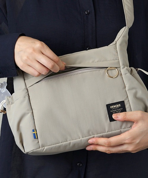 moz(モズ)の「【moz(モズ)】ボンディング ショルダーバッグ 3.5L ZLQK-01(ショルダーバッグ・レディース・グレイッシュベージュ/モカ/ブラック/ブルー・ONE SIZE)」の15枚目の写真