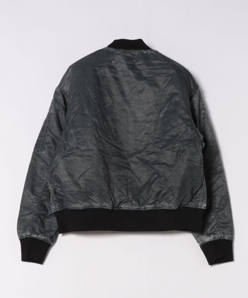 Revo.（レボ）の「ヴィンテージ加工 ヘビーナイロンツイル MA-1 パデッド ブルゾン 中綿ジャケット（MA-1・メンズ・ブラック/カーキ・M/L/XL）」の3枚目の写真