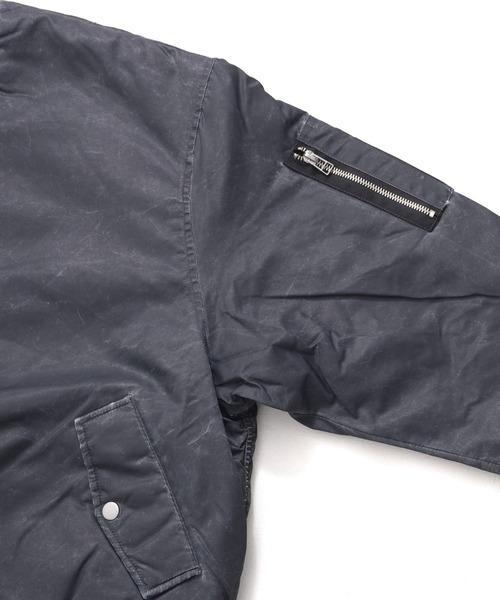 Revo.（レボ）の「ヴィンテージ加工 ヘビーナイロンツイル MA-1 パデッド ブルゾン 中綿ジャケット（MA-1・メンズ・ブラック/カーキ・M/L/XL）」の5枚目の写真