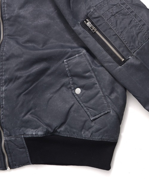 Revo.（レボ）の「ヴィンテージ加工 ヘビーナイロンツイル MA-1 パデッド ブルゾン 中綿ジャケット（MA-1・メンズ・ブラック/カーキ・M/L/XL）」の7枚目の写真