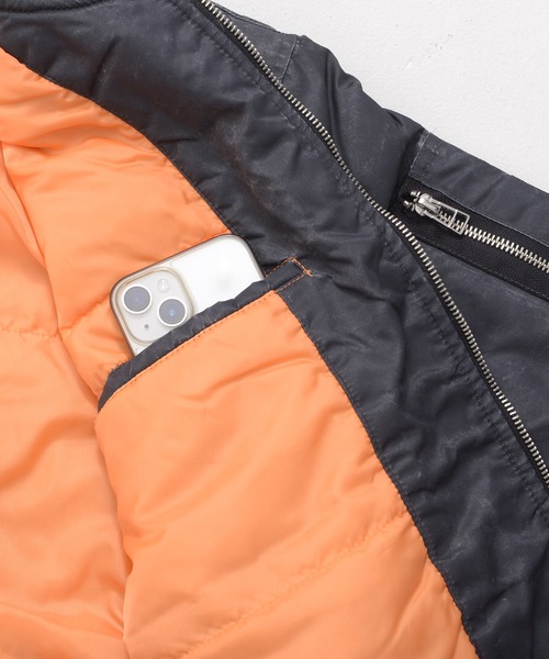 Revo.（レボ）の「ヴィンテージ加工 ヘビーナイロンツイル MA-1 パデッド ブルゾン 中綿ジャケット（MA-1・メンズ・ブラック/カーキ・M/L/XL）」の11枚目の写真