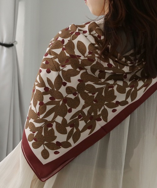 colleca la（コレカラ）の「［90cm×90cm］大判ツイルプリントスカーフ（バンダナ/スカーフ・レディース・その他1/その他2/その他3・FREE）」の9枚目の写真