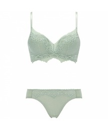 AMOSTYLE & Triumph｜アモスタイルアンドトリンプのブラ&ショーツ