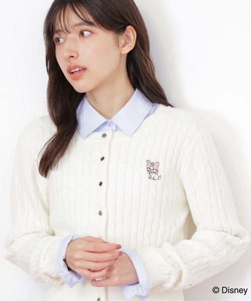 JILL by JILL STUART（ジルバイジルスチュアート）の「Disney Marie/シャギーケーブルカーディガン（ニット/セーター・レディース・ピンク/グレー/ホワイト・FREE）」の4枚目の写真