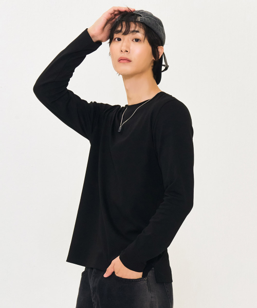 CHASECULT(チェイスカルト)の「男性エッセンシャル長袖Tシャツ-ブラック(Tシャツ/カットソー・メンズ・ブラック・110/95/105/100)」の2枚目の写真