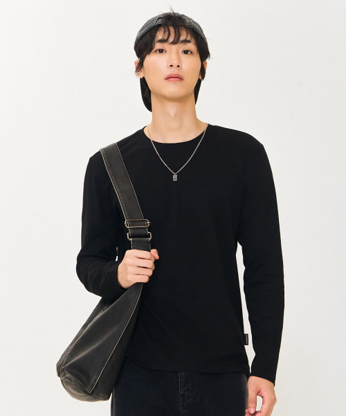 CHASECULT(チェイスカルト)の「男性エッセンシャル長袖Tシャツ-ブラック(Tシャツ/カットソー・メンズ・ブラック・110/95/105/100)」の3枚目の写真