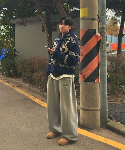 GUBIN（グビン）の「フォールディングラインスウェットパンツ（スウェットパンツ・レディース・その他・LARGE/SMALL/MEDIUM）」の22枚目の写真