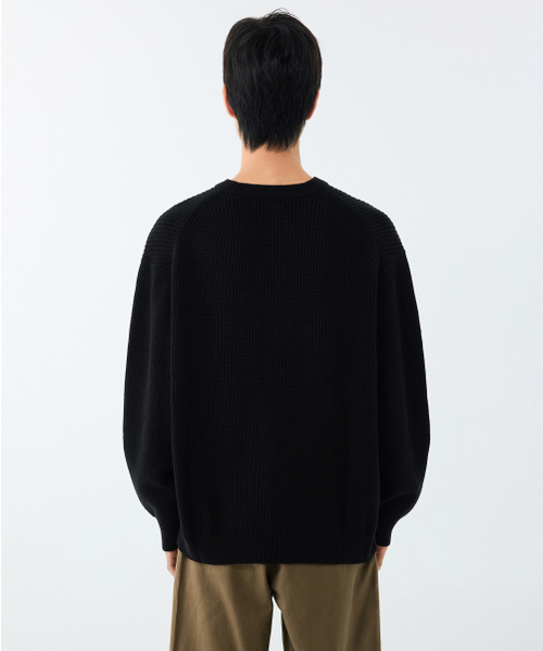MUSINSA STANDARD（ムシンサスタンダード）の「コットンリブクルーネックニット[ブラック]（ニット/セーター・メンズ・その他・SMALL/MEDIUM/LARGE/X-LARGE/XX-LARGE）」の4枚目の写真