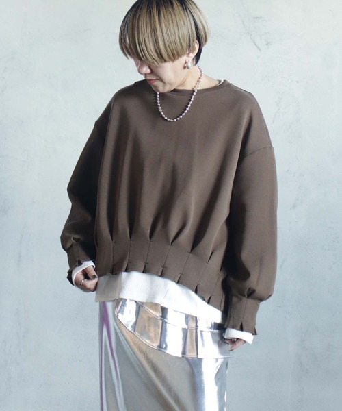BITTOKO（ビットコ）の「New前タックプルオーバー（Tシャツ/カットソー・レディース・グレイッシュベージュ/ブラウン/ボルドー・FREE）」の8枚目の写真