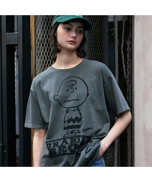 VTWO(ブイツー)の「チャーリーブラウンピグメントTシャツ (カーキ)(Tシャツ/カットソー・メンズ・その他・SMALL/MEDIUM/LARGE)」の1枚目の写真