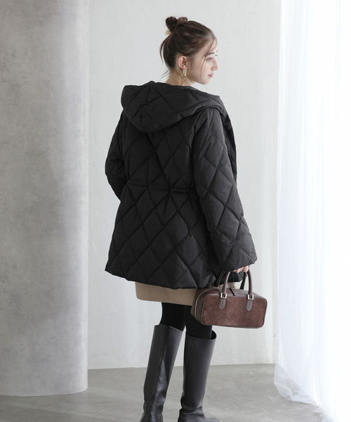 La TOTALITE（ラトータリテ）の「ダイヤステッチダウンコート（ダウンジャケット/コート・レディース・ブラック/ベージュ・FREE）」の8枚目の写真