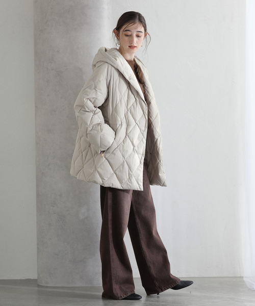 La TOTALITE（ラトータリテ）の「ダイヤステッチダウンコート（ダウンジャケット/コート・レディース・ブラック/ベージュ・FREE）」の11枚目の写真