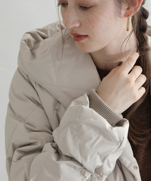 La TOTALITE（ラトータリテ）の「ダイヤステッチダウンコート（ダウンジャケット/コート・レディース・ブラック/ベージュ・FREE）」の17枚目の写真