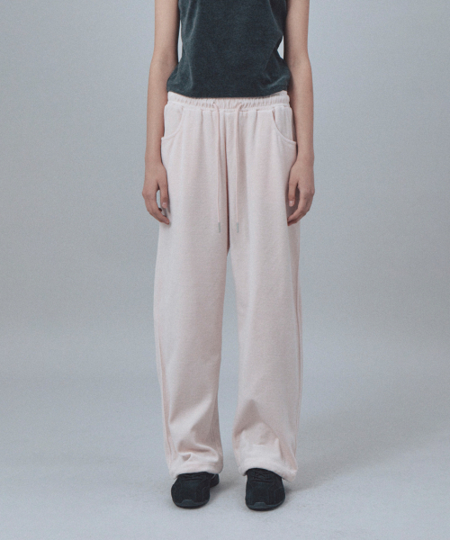 Rest&Recreation(レストアンドレクリエーション)の「VELVET PANTS - LIGHT PINK(スウェットパンツ・レディース・その他・SMALL)」の2枚目の写真