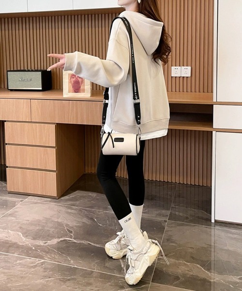 SallyLunn（サリーラン）の「スキッパースウェットフーディー（パーカー・レディース・ベージュ/ブラウン・MEDIUM/LARGE）」の4枚目の写真
