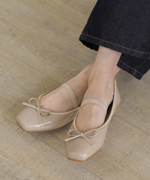 SAPPUN（サプン）の「Erino エナメル リボン メリージェーン フラットシューズ (1cm)（バレエシューズ・レディース・ブラック/ワイン/ピンク/ホワイト/シルバー/ベージュ・22.5cm/23cm/23.5cm/24cm/24.5cm/25cm/25.5cm）」の9枚目の写真