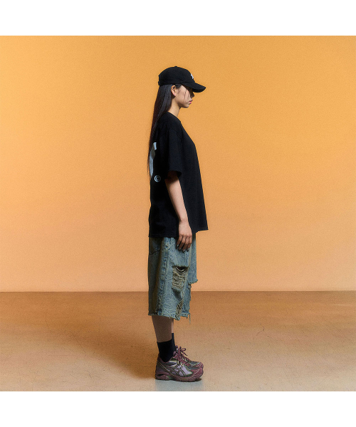 SCHISM INDUCING(スキズムインデューシング)の「TAU LOGO T SHIRT_BLACK(Tシャツ/カットソー・レディース・その他・MEDIUM/SMALL/LARGE)」の6枚目の写真