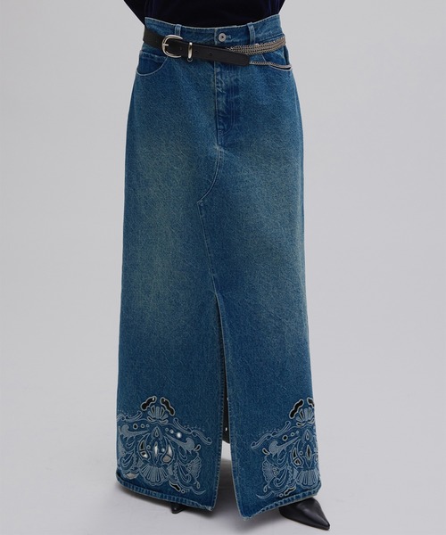 Ameri(アメリ)の「UND CUTWORK EMBROIDERY DENIM SKIRT(デニムスカート・レディース・インディゴブルー/ブラック・24inch/26inch/25inch)」の2枚目の写真