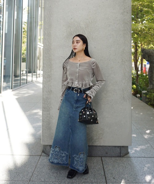 Ameri(アメリ)の「UND CUTWORK EMBROIDERY DENIM SKIRT(デニムスカート・レディース・インディゴブルー/ブラック・24inch/26inch/25inch)」の6枚目の写真