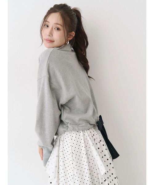 CALNAMUR(カルナムール)の「バックリボンスウェットトップス(スウェット・レディース・グレー/ブラック/イエロー・FREE)」の5枚目の写真