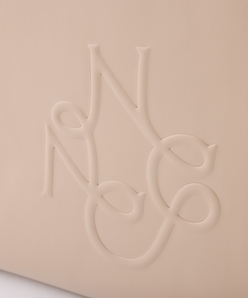 one after another NICE CLAUP（ワンアフターアナザーナイスクラップ）の「【WEB限定】NCエンボストートバッグ/A4サイズ対応（トートバッグ・レディース・ライトピンク/ブラック/アイボリー/ベージュ・FREE）」の16枚目の写真
