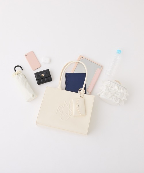 one after another NICE CLAUP（ワンアフターアナザーナイスクラップ）の「【WEB限定】NCエンボストートバッグ/A4サイズ対応（トートバッグ・レディース・ライトピンク/ブラック/アイボリー/ベージュ・FREE）」の6枚目の写真