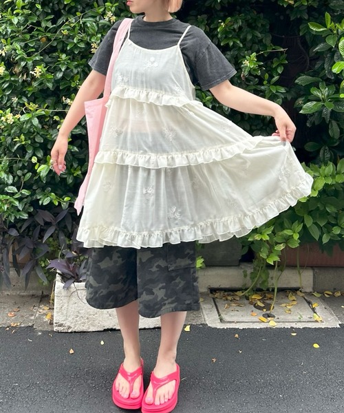 Alley Tokyo(アリートーキョー)の「フリルティアードキャミワンピミニ(ワンピース・レディース・オフホワイト/イエロー/ホワイト/ピンク/ライム/ブラック系その他/ホワイト系その他/ホワイト系1/ブラック系/アイボリー・FREE)」の15枚目の写真