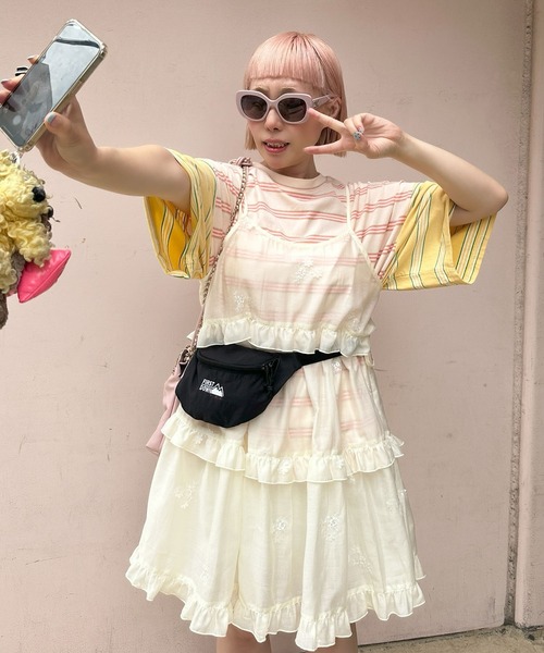 Alley Tokyo(アリートーキョー)の「フリルティアードキャミワンピミニ(ワンピース・レディース・オフホワイト/イエロー/ホワイト/ピンク/ライム/ブラック系その他/ホワイト系その他/ホワイト系1/ブラック系/アイボリー・FREE)」の14枚目の写真