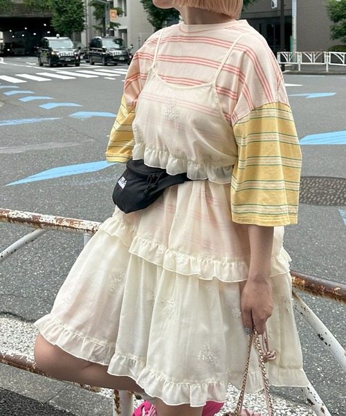 Alley Tokyo(アリートーキョー)の「フリルティアードキャミワンピミニ(ワンピース・レディース・オフホワイト/イエロー/ホワイト/ピンク/ライム/ブラック系その他/ホワイト系その他/ホワイト系1/ブラック系/アイボリー・FREE)」の13枚目の写真