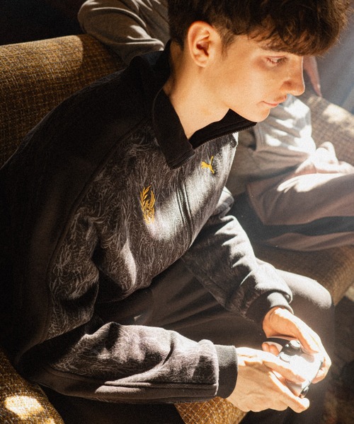 PUMA（プーマ）の「PUMA/プーマ×MONSTER HUNTER WILDS/モンスターハンター ワイルズ WILDS T7 トラックジャケット 2026年春夏（ジャージ・メンズ・ブラウン/ブラック・M/L/XL）」の4枚目の写真