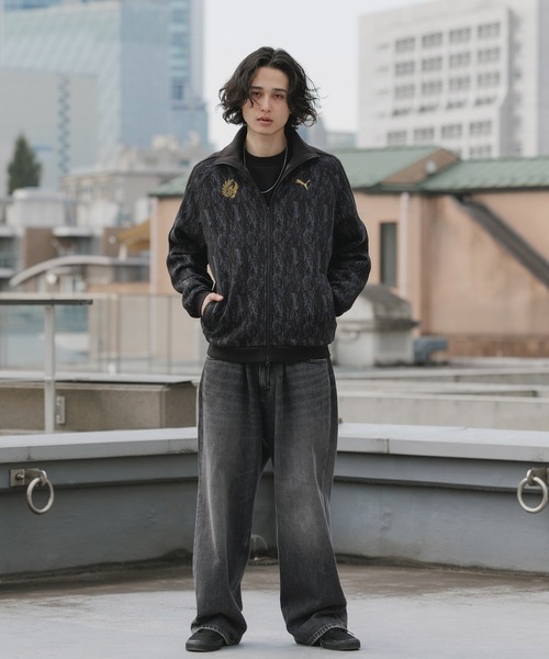 PUMA（プーマ）の「PUMA/プーマ×MONSTER HUNTER WILDS/モンスターハンター ワイルズ WILDS T7 トラックジャケット 2026年春夏（ジャージ・メンズ・ブラウン/ブラック・M/L/XL）」の15枚目の写真