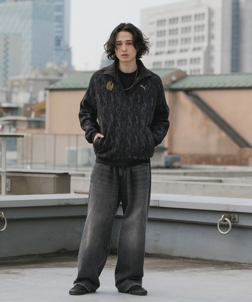 PUMA（プーマ）の「PUMA/プーマ×MONSTER HUNTER WILDS/モンスターハンター ワイルズ WILDS T7 トラックジャケット 2026年春夏（ジャージ・メンズ・ブラウン/ブラック・M/L/XL）」の16枚目の写真