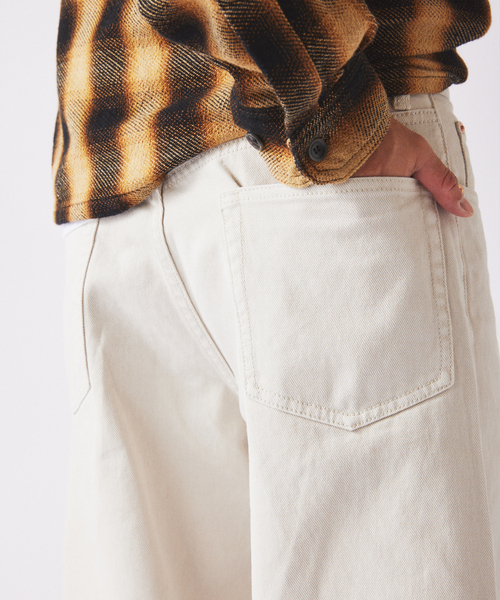 JOURNAL STANDARD relume（ジャーナルスタンダード　レリューム）の「クラフトデニム 13.5oz ワイド ストレート デニム（デニムパンツ・メンズ・ブラック系その他/グレー系その他/ブルー系その他・MEDIUM/LARGE）」の6枚目の写真