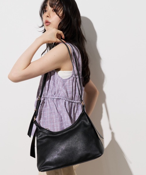 Unitage(ユニテージ)の「ダブルストラップフェイクレザーバッグ【select item】(ショルダーバッグ・レディース・ブラウン/ブラック・FREE)」の2枚目の写真