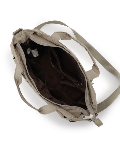 SHOO・LA・RUE（シューラルー）の「【撥水】12ポケットキャリーオントートバッグ（トートバッグ・レディース・ナチュラル/ブラック/ブラウン系・00）」の16枚目の写真