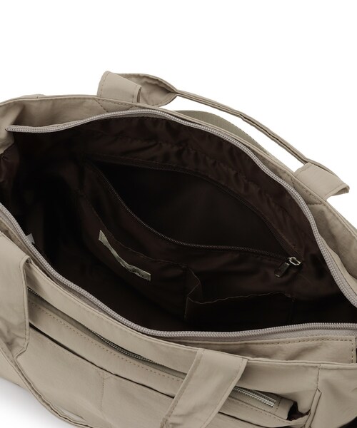 SHOO・LA・RUE（シューラルー）の「【撥水】12ポケットキャリーオントートバッグ（トートバッグ・レディース・ナチュラル/ブラック/ブラウン系・00）」の20枚目の写真