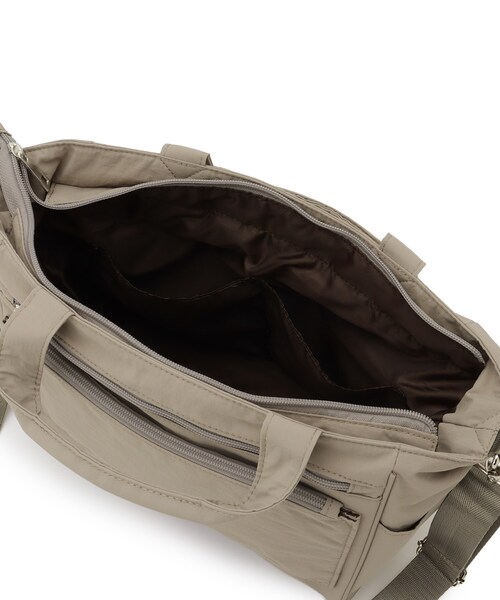 SHOO・LA・RUE（シューラルー）の「【撥水】12ポケットキャリーオントートバッグ（トートバッグ・レディース・ナチュラル/ブラック/ブラウン系・00）」の21枚目の写真