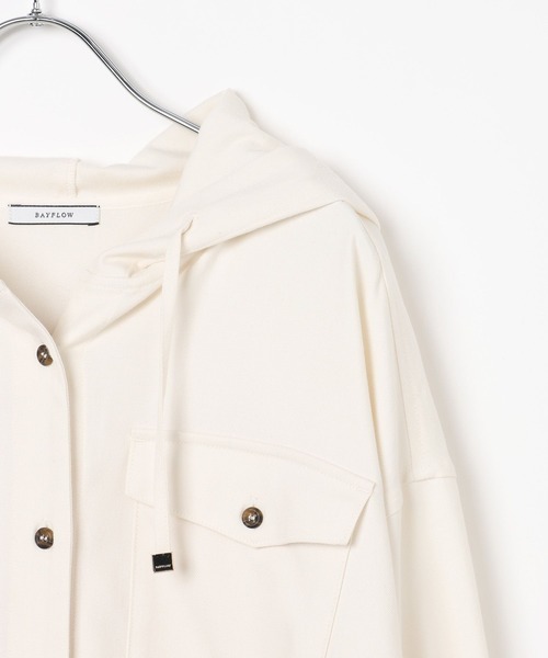 BAYFLOW（ベイフロー）の「[冬から春先まで着用可能]ダブルポケットシャツパーカー（シャツ/ブラウス・レディース・ネイビー/ピンク/オフホワイト・FREE）」の6枚目の写真