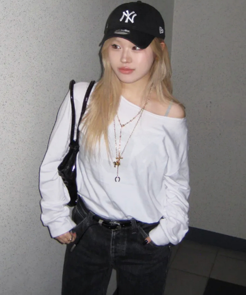 CHICKS(チックス)の「ノッティングヒル フェミニン ワンショルダー ロングスリーブ ホワイト(Tシャツ/カットソー・レディース・その他・FREE)」の6枚目の写真