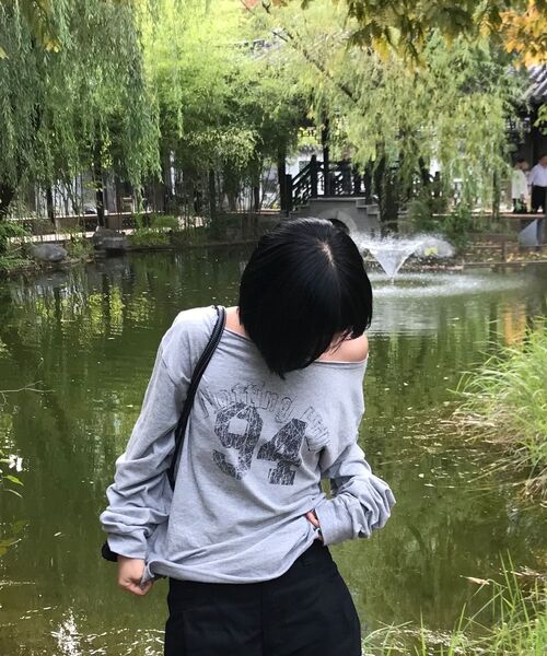 CHICKS(チックス)の「ノッティングヒル フェミニン ワンショルダー ロングスリーブ ホワイト(Tシャツ/カットソー・レディース・その他・FREE)」の9枚目の写真