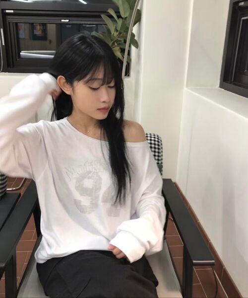 CHICKS(チックス)の「ノッティングヒル フェミニン ワンショルダー ロングスリーブ ホワイト(Tシャツ/カットソー・レディース・その他・FREE)」の19枚目の写真
