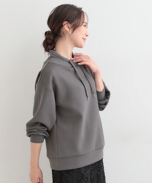 SHOO・LA・RUE(シューラルー)の「なめらかタッチ もちさら 大人のためのパーカ風トップス(Tシャツ/カットソー・レディース・チャコールグレー/ナチュラル/ピンク・02/01/04/03)」の5枚目の写真