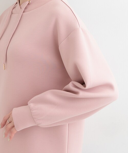 SHOO・LA・RUE(シューラルー)の「なめらかタッチ もちさら 大人のためのパーカ風トップス(Tシャツ/カットソー・レディース・チャコールグレー/ナチュラル/ピンク・02/01/04/03)」の20枚目の写真