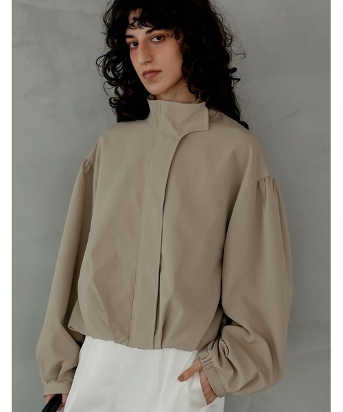 Re:EDIT（リエディ）の「[新色追加][2026S/S COLLECTION]無地orフロッキードット裾タックバルーンブルゾン（ブルゾン・レディース・ホワイト系その他/ブラック/カーキ/ホワイト/ベージュ・MEDIUM/LARGE）」の4枚目の写真