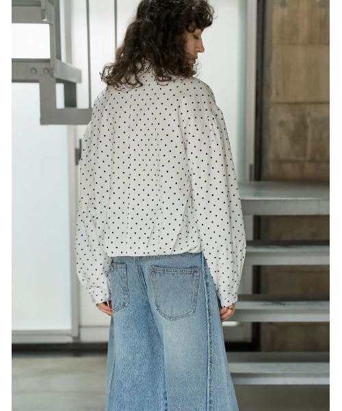 Re:EDIT（リエディ）の「[新色追加][2026S/S COLLECTION]無地orフロッキードット裾タックバルーンブルゾン（ブルゾン・レディース・ホワイト系その他/ブラック/カーキ/ホワイト/ベージュ・MEDIUM/LARGE）」の7枚目の写真