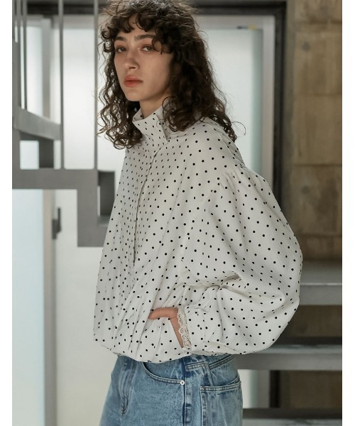 Re:EDIT（リエディ）の「[新色追加][2026S/S COLLECTION]無地orフロッキードット裾タックバルーンブルゾン（ブルゾン・レディース・ホワイト系その他/ブラック/カーキ/ホワイト/ベージュ・MEDIUM/LARGE）」の8枚目の写真