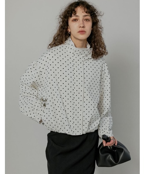 Re:EDIT（リエディ）の「[新色追加][2026S/S COLLECTION]無地orフロッキードット裾タックバルーンブルゾン（ブルゾン・レディース・ホワイト系その他/ブラック/カーキ/ホワイト/ベージュ・MEDIUM/LARGE）」の11枚目の写真