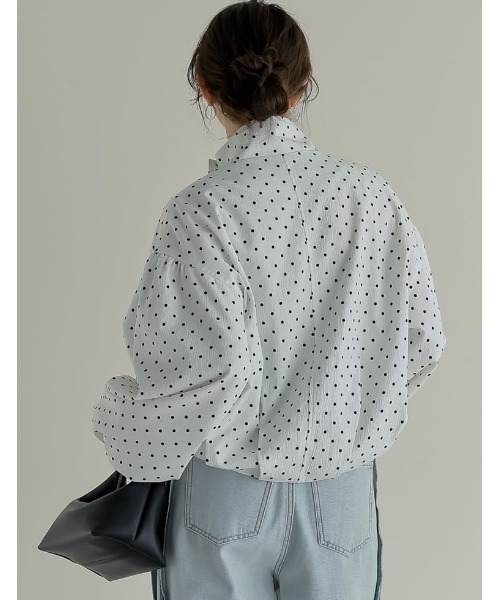 Re:EDIT（リエディ）の「[新色追加][2026S/S COLLECTION]無地orフロッキードット裾タックバルーンブルゾン（ブルゾン・レディース・ホワイト系その他/ブラック/カーキ/ホワイト/ベージュ・MEDIUM/LARGE）」の20枚目の写真